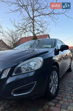 Седан Volvo S60 2011 в 