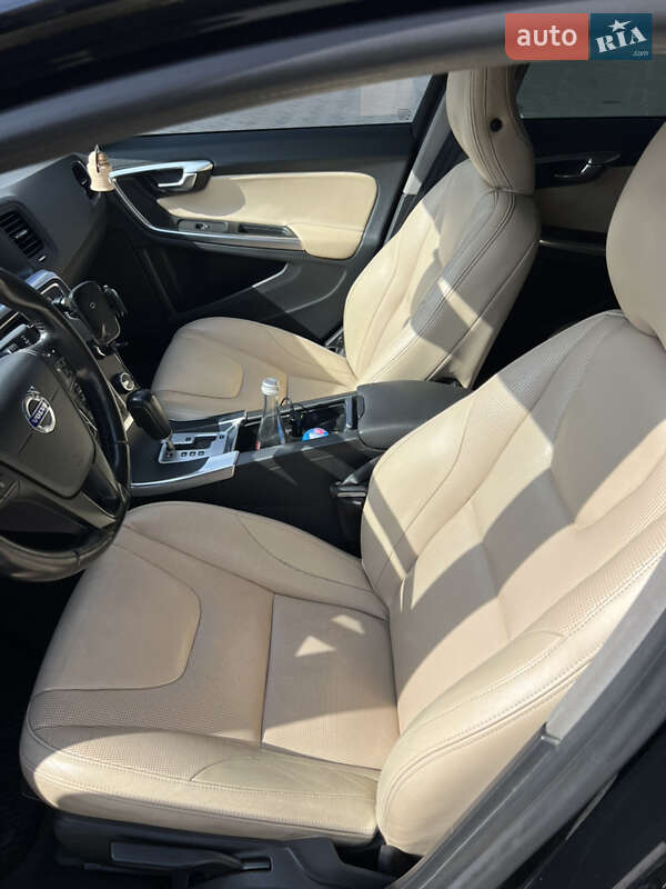Седан Volvo S60 2011 в Николаеве