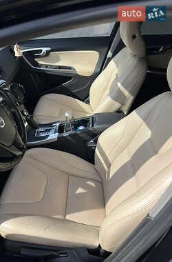 Седан Volvo S60 2011 в 