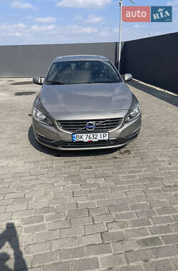 Седан Volvo S60 2014 в 