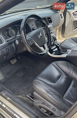 Седан Volvo S60 2014 в 
