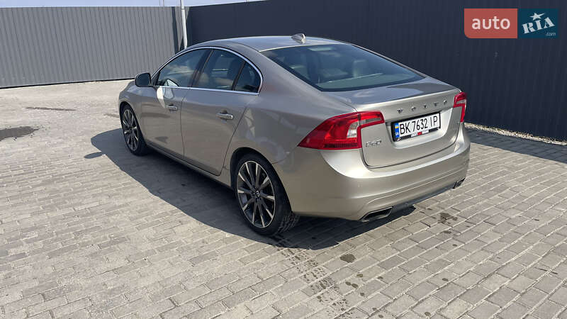 Седан Volvo S60 2014 в Здолбуніві