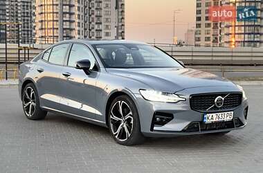 Седан Volvo S60 2023 в 