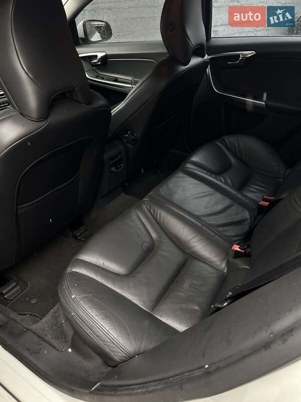 Седан Volvo S60 2011 в Ивано-Франковске