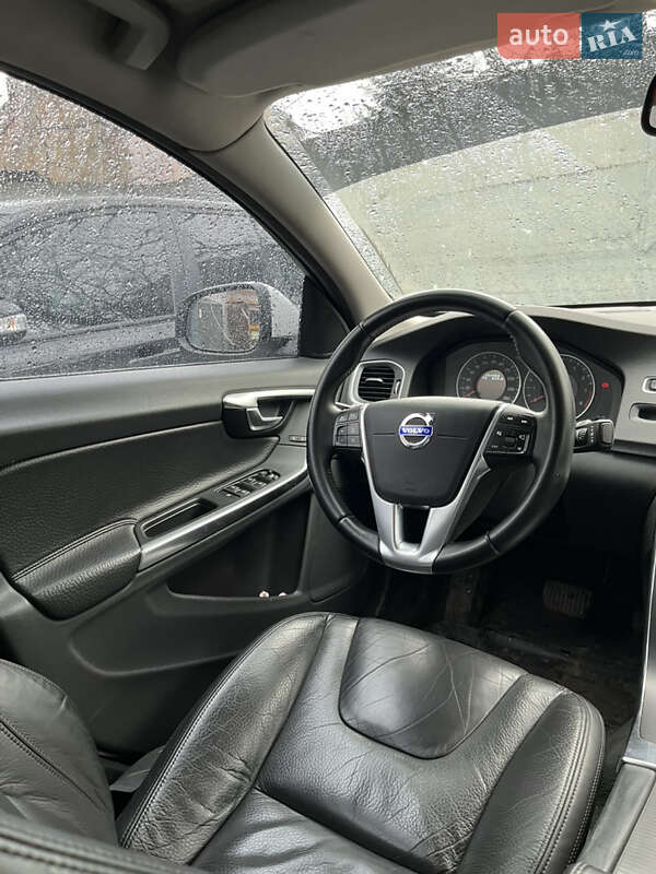 Седан Volvo S60 2011 в Ивано-Франковске