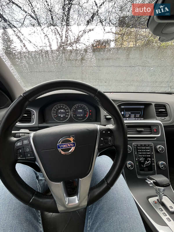 Седан Volvo S60 2011 в Ивано-Франковске