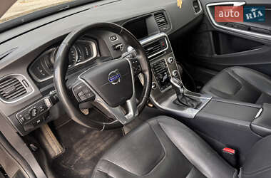 Седан Volvo S60 2015 в 