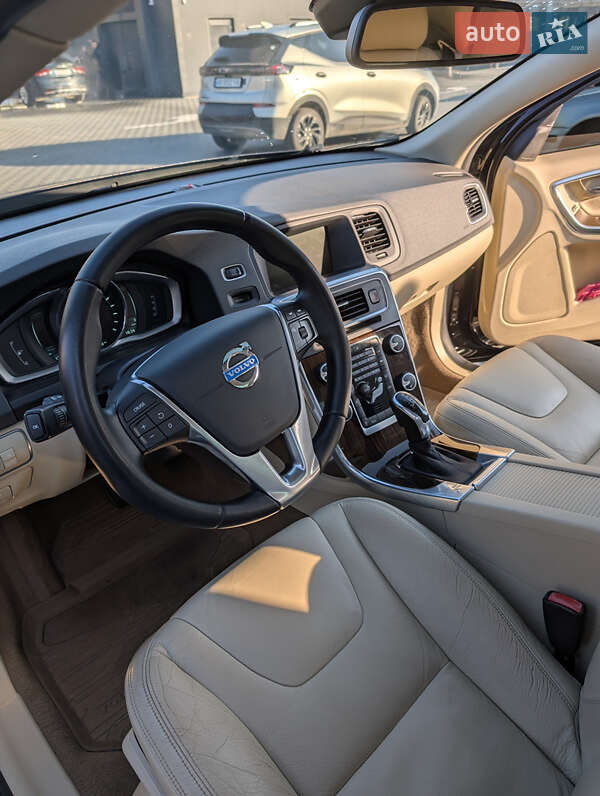 Седан Volvo S60 2013 в Умані