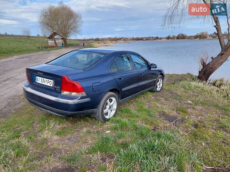 Седан Volvo S60 2002 в Боровой