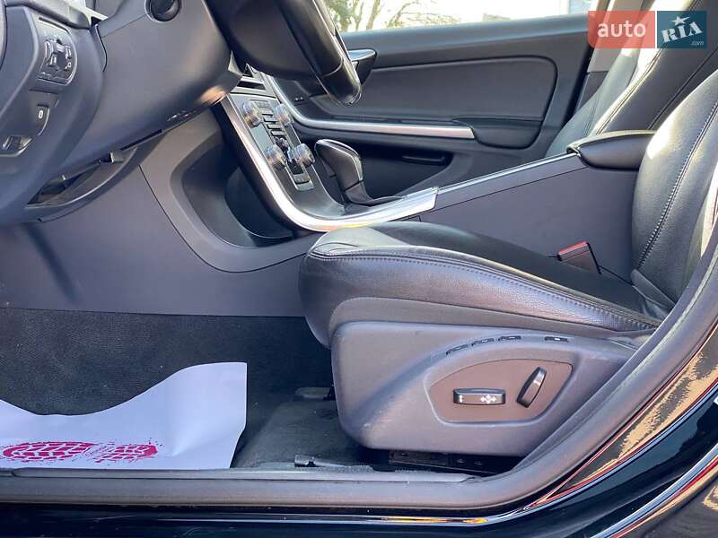 Седан Volvo S60 2016 в Львове