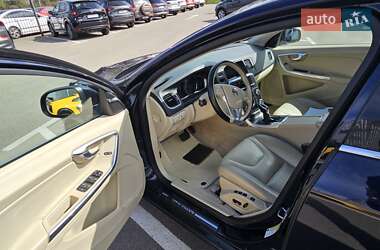Седан Volvo S60 2015 в 