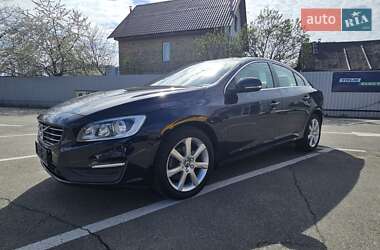 Седан Volvo S60 2015 в 