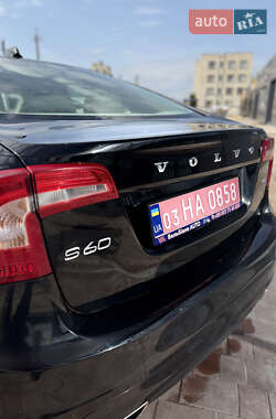 Седан Volvo S60 2016 в 