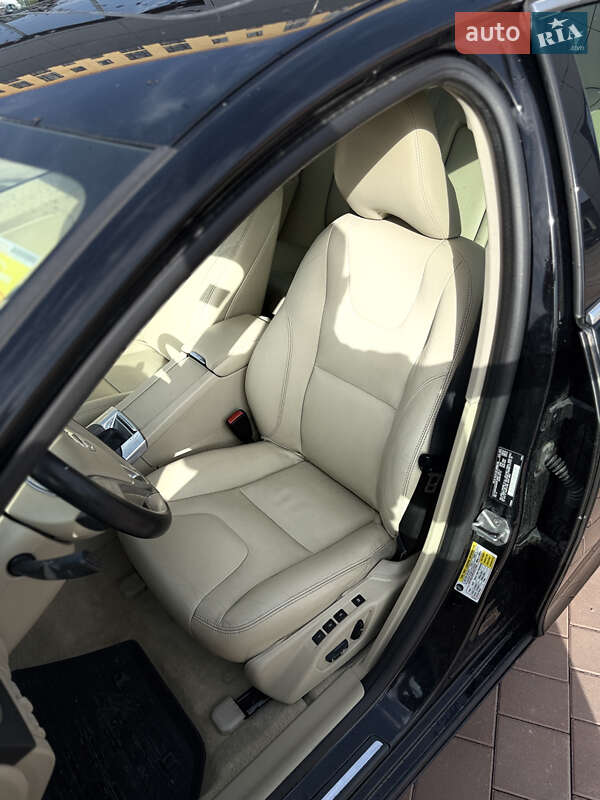 Седан Volvo S60 2016 в Нетешине