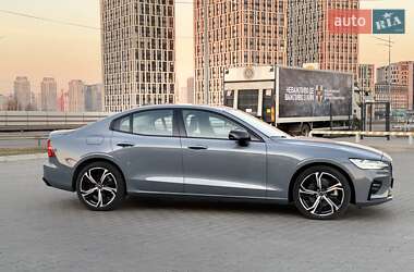 Седан Volvo S60 2023 в 