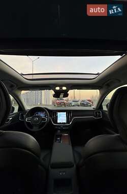 Седан Volvo S60 2023 в 
