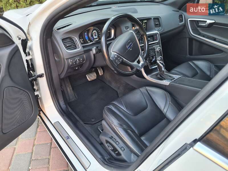 Седан Volvo S60 2015 в Ивано-Франковске