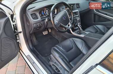 Седан Volvo S60 2015 в 