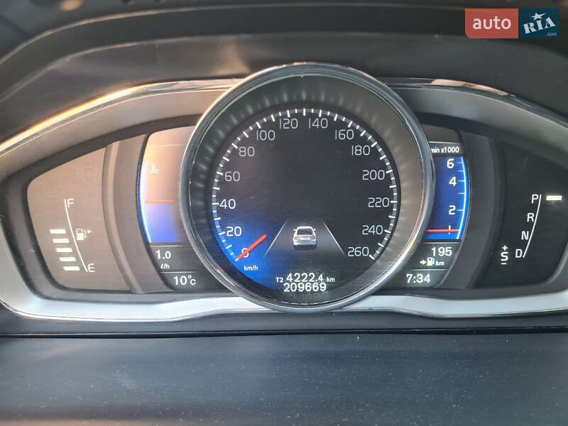 Седан Volvo S60 2015 в Ивано-Франковске