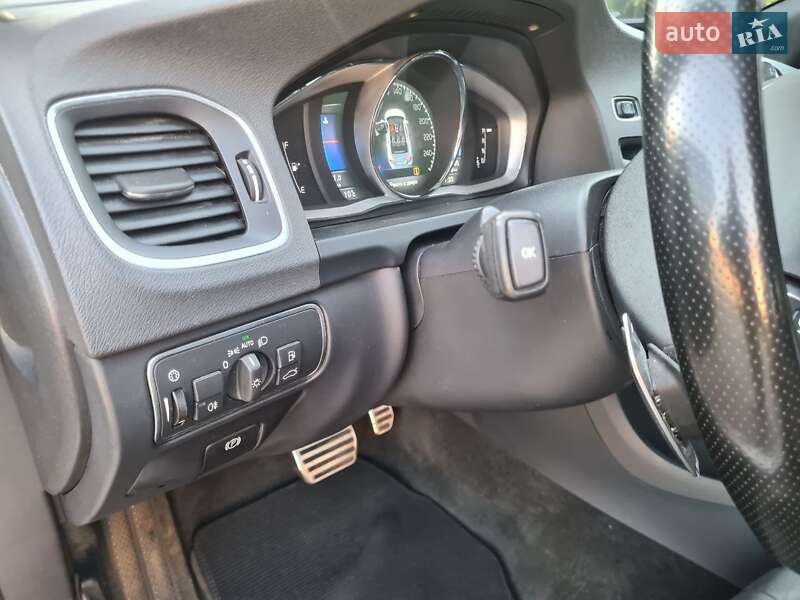 Седан Volvo S60 2015 в Ивано-Франковске