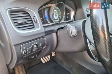 Седан Volvo S60 2015 в 