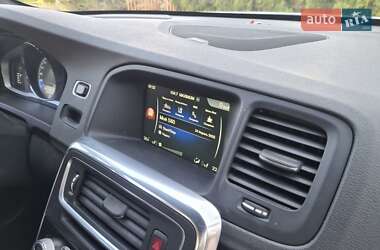 Седан Volvo S60 2015 в 