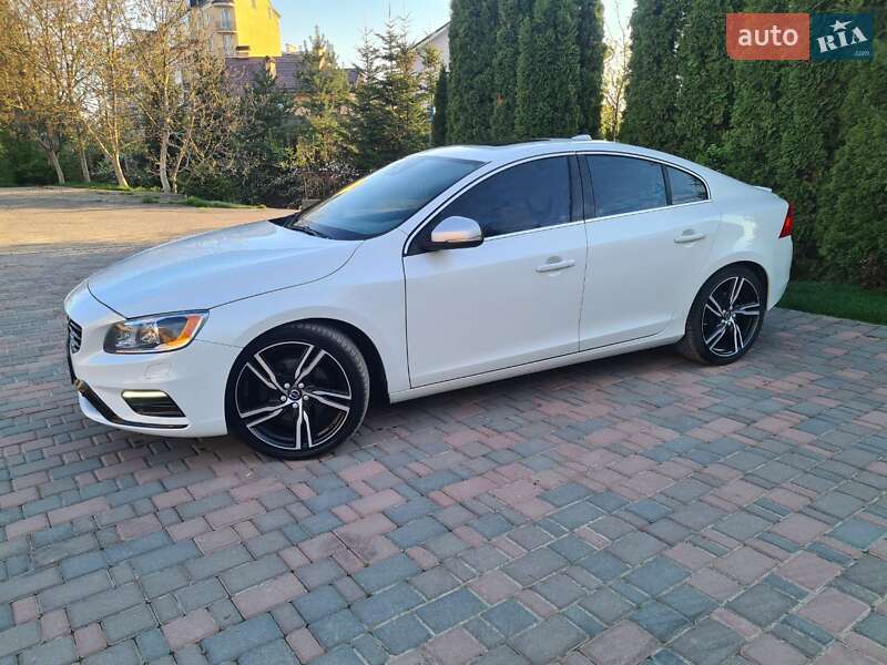 Седан Volvo S60 2015 в Ивано-Франковске