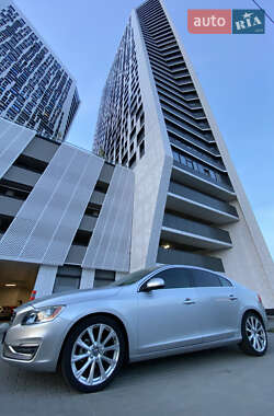 Седан Volvo S60 2016 в Києві