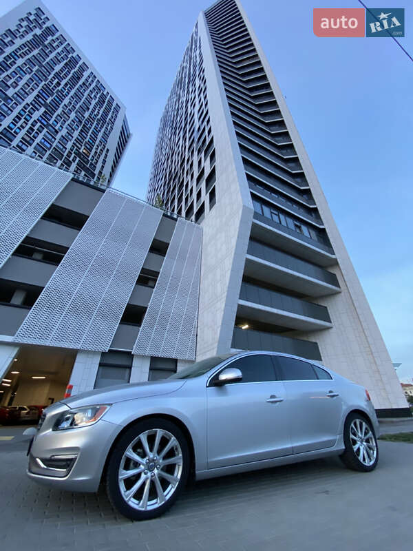 Седан Volvo S60 2016 в 