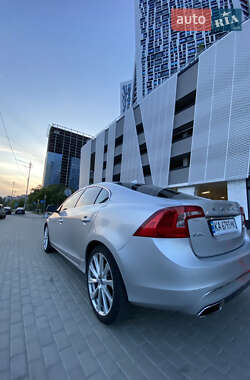 Седан Volvo S60 2016 в 