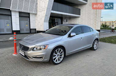 Седан Volvo S60 2016 в 