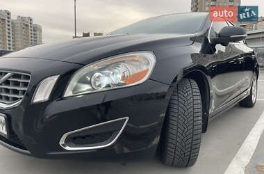 Седан Volvo S60 2012 в 