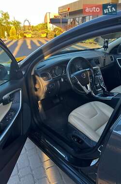 Седан Volvo S60 2016 в 