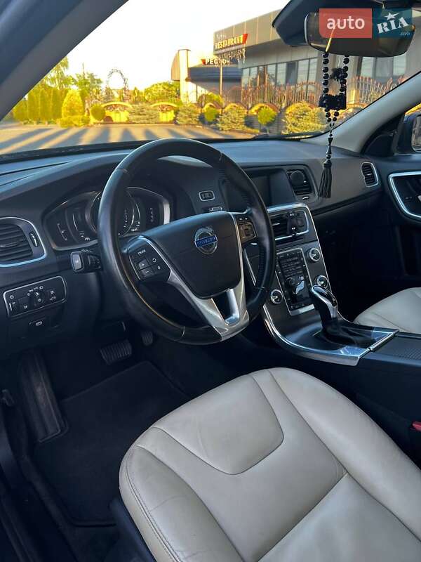 Седан Volvo S60 2016 в Шепетовке