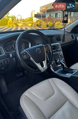 Седан Volvo S60 2016 в 