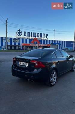Седан Volvo S60 2016 в 