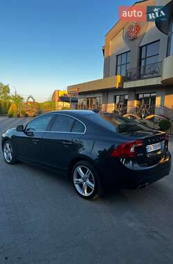 Седан Volvo S60 2016 в 