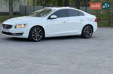 Седан Volvo S60 2015 в 