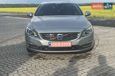 Седан Volvo S60 2015 в 
