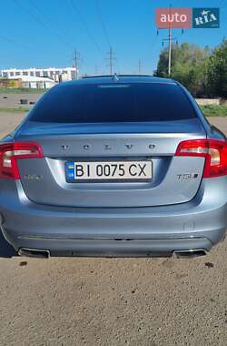 Седан Volvo S60 2016 в 