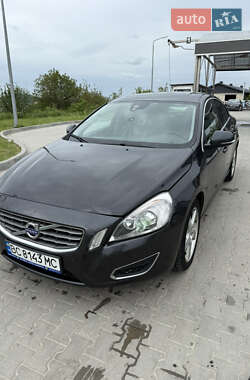 Седан Volvo S60 2012 в 