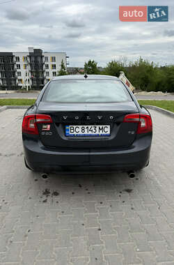 Седан Volvo S60 2012 в 