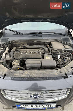 Седан Volvo S60 2012 в 