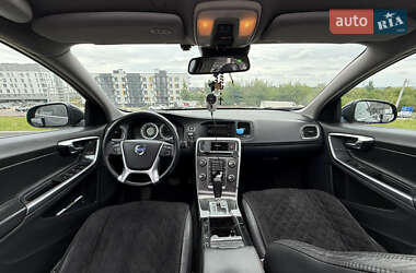 Седан Volvo S60 2012 в 