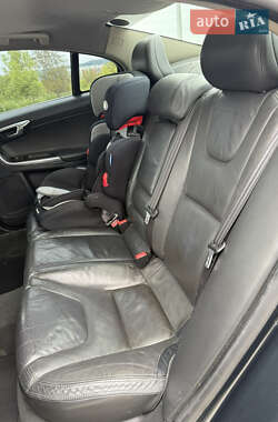Седан Volvo S60 2012 в 