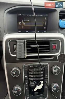 Седан Volvo S60 2012 в 
