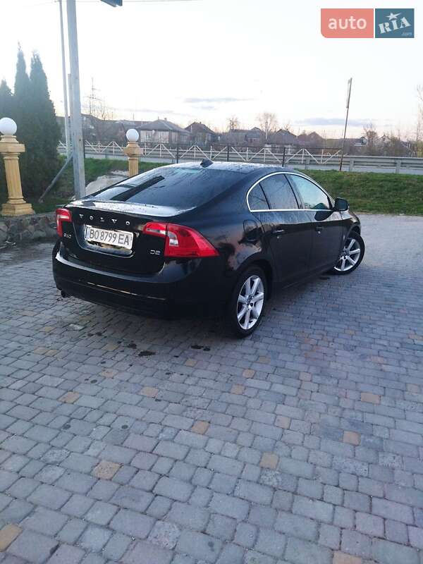 Седан Volvo S60 2016 в Хмельницком