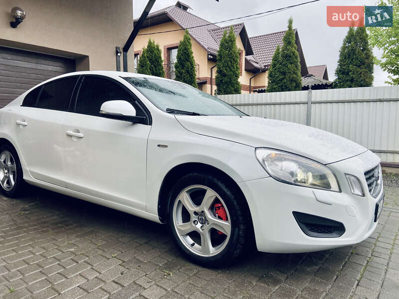 Седан Volvo S60 2011 в Виннице