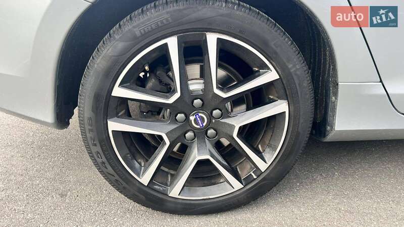 Седан Volvo S60 2016 в Києві