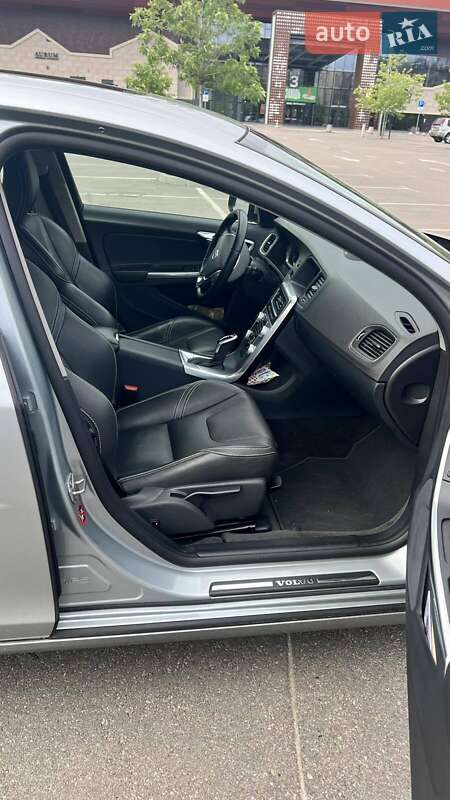 Седан Volvo S60 2016 в Києві